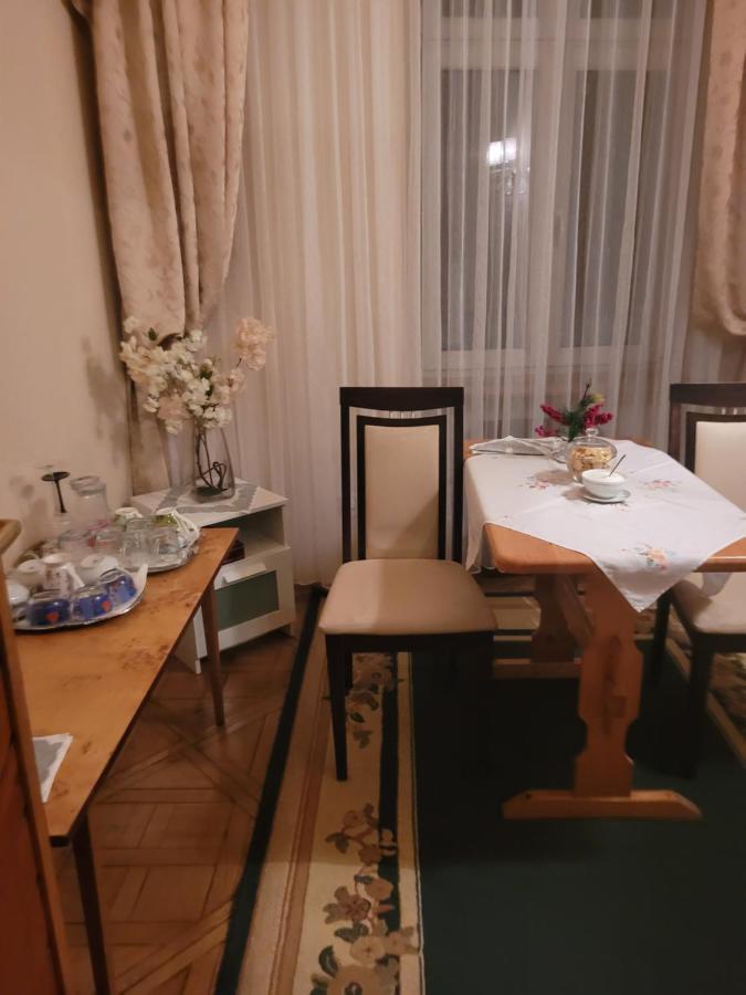 Pokoje Goscinne Victoria Cracovie Extérieur photo